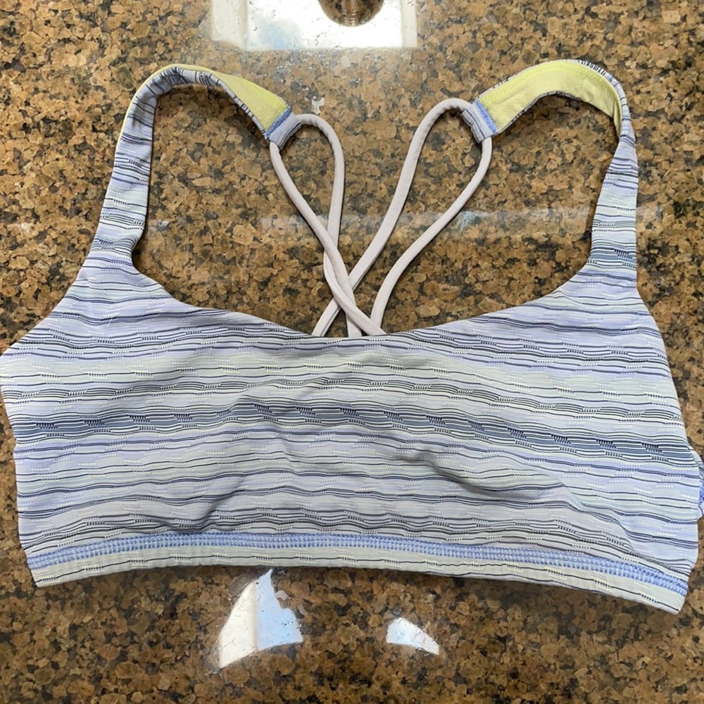 Free to be bra, lululemon size 4
